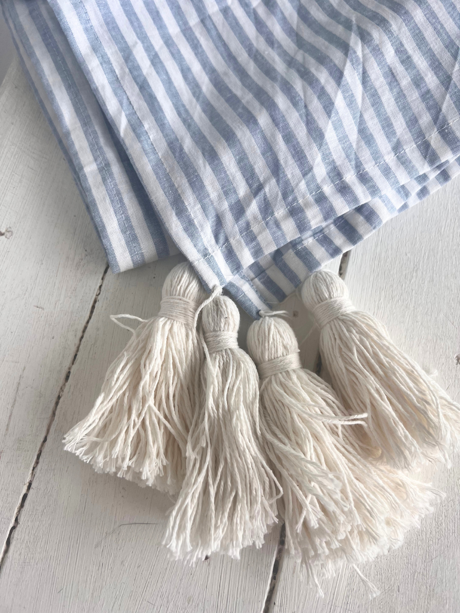 Antibes lightweight throw - Soft Blue