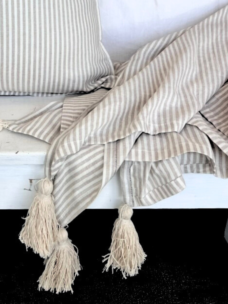 Antibes lightweight throw - Taupe and Ivory