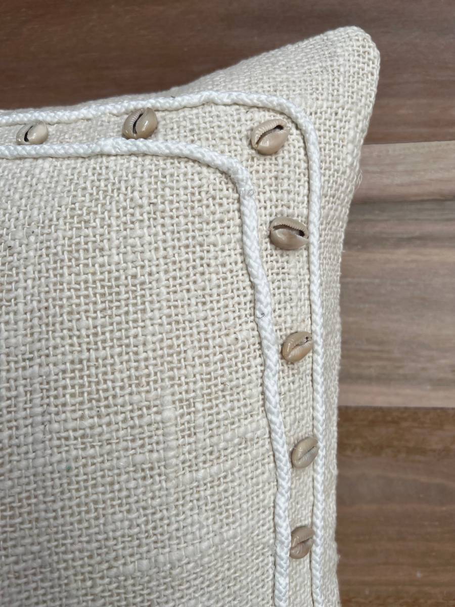 Shell Square cushion