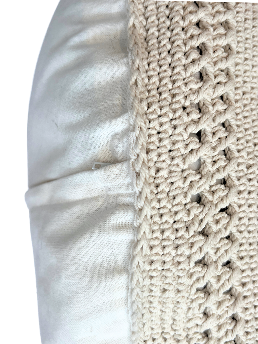 Button Crochet round cushion