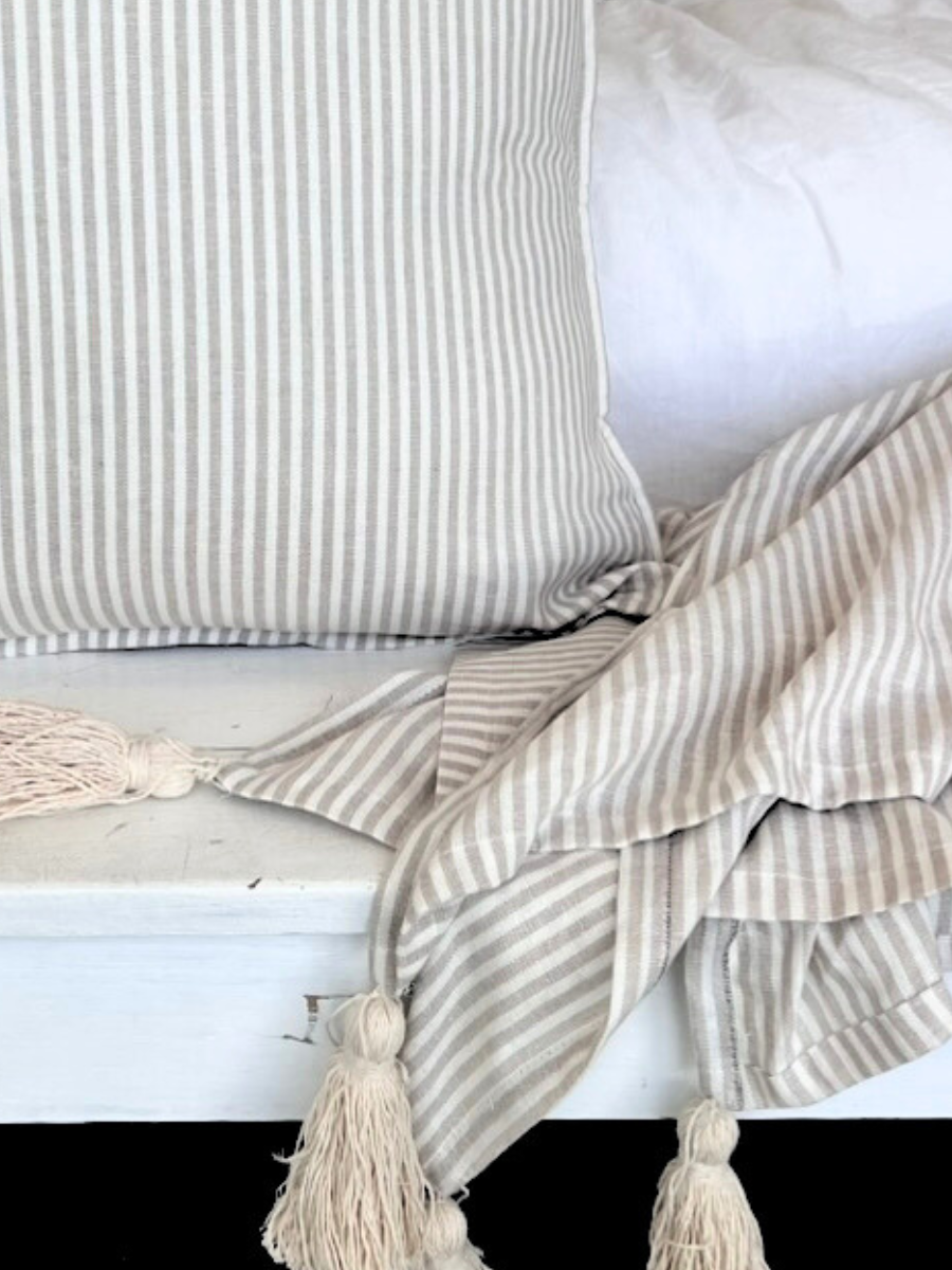 Antibes cushion - Taupe and Ivory
