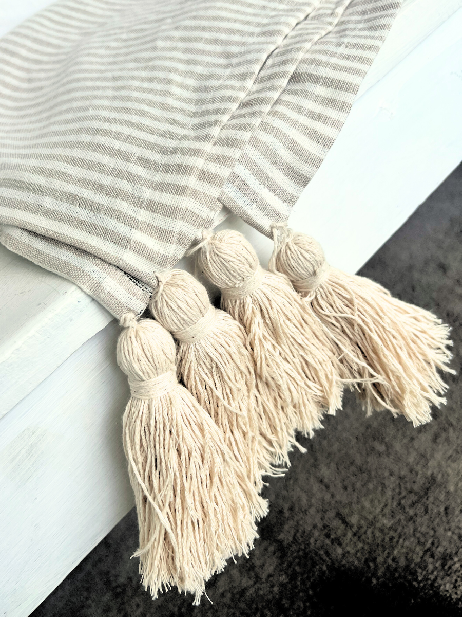 Antibes lightweight throw - Taupe and Ivory