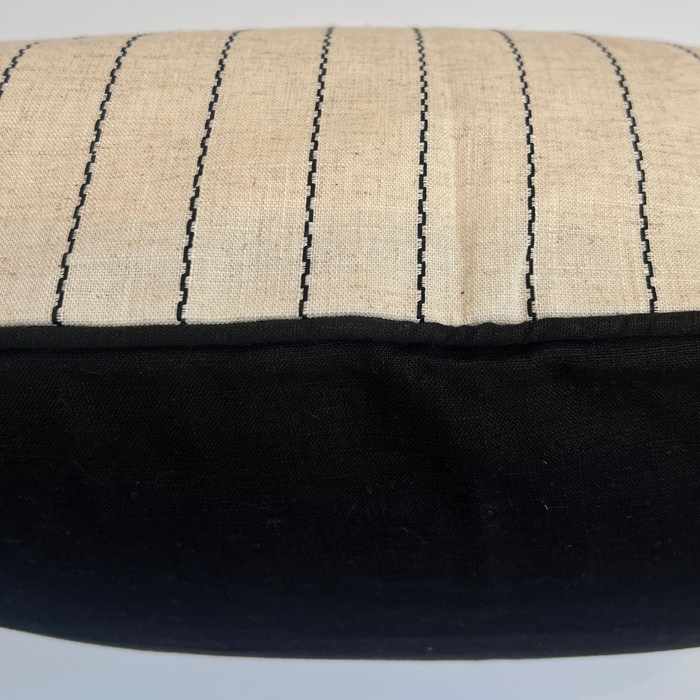 Text if black stripe.