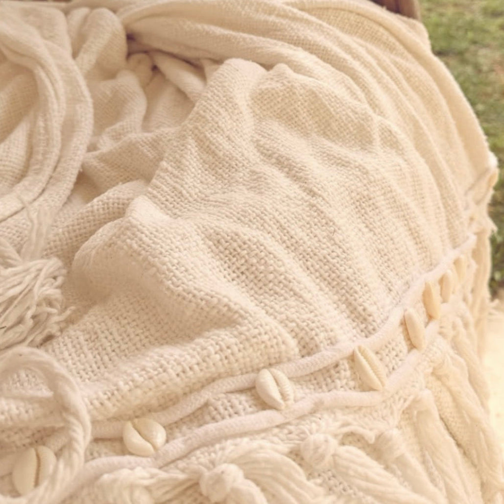 Shell throw - Ivory